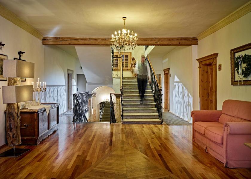 Shared lounge/TV area