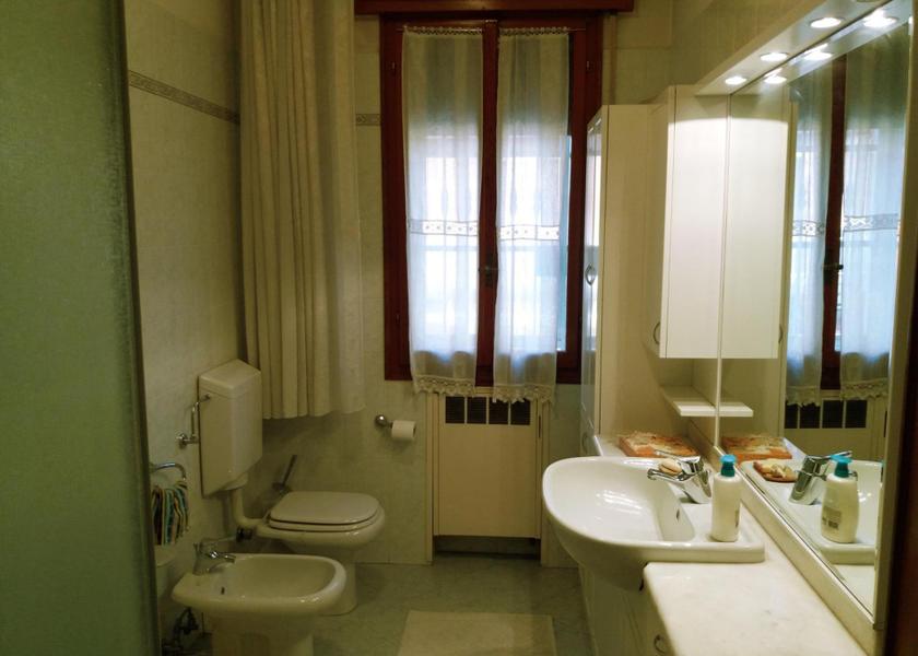 Emilia-Romagna Anzola dell'Emilia bathroom