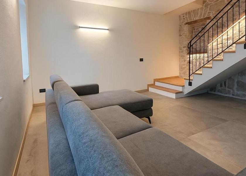 shared lounge/tv area