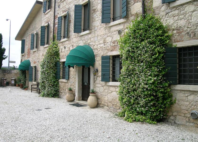 Veneto Caldiero exterior view