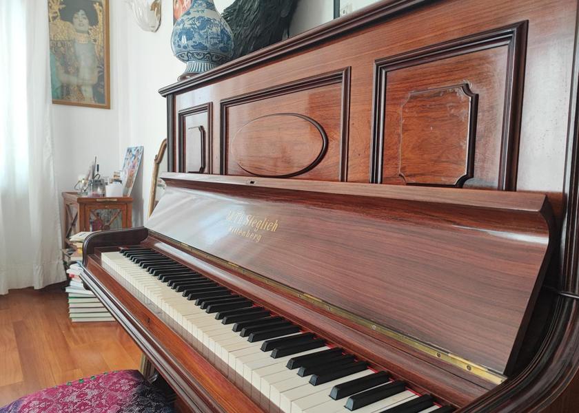 Lazio Castel Gandolfo shared lounge/tv area