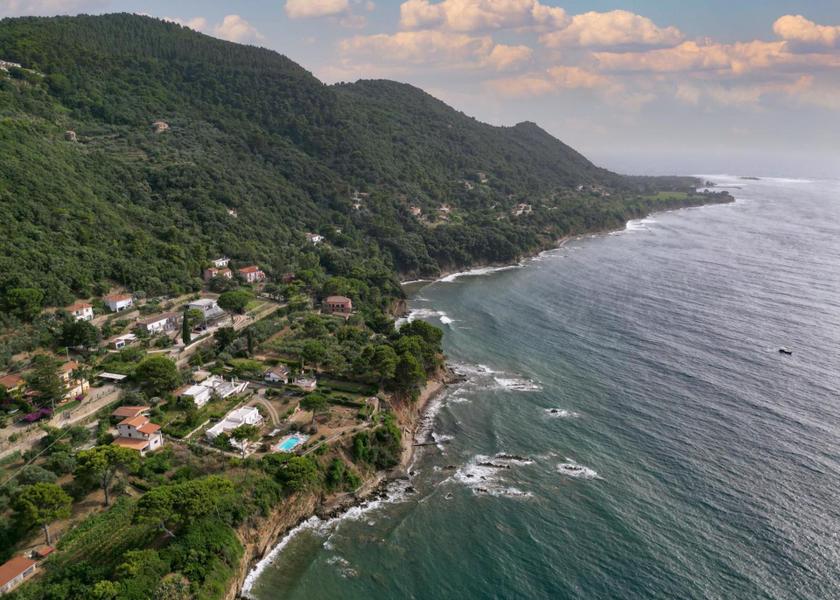 Campania Castellabate surrounding environment