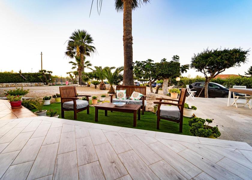 Sicily Castellammare del Golfo garden