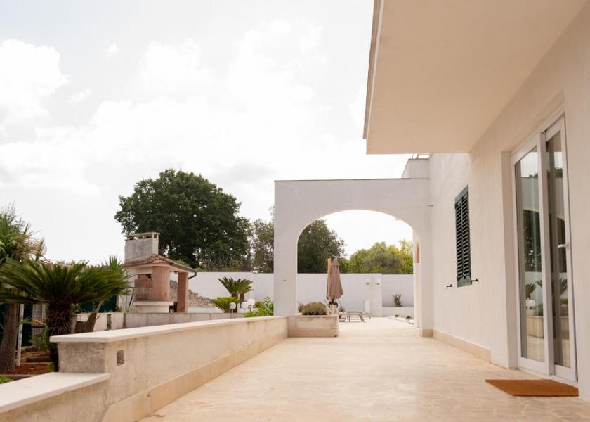 Puglia Castellana Grotte exterior view