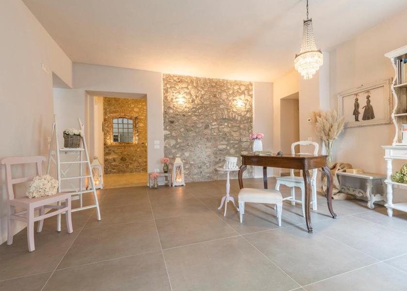 Veneto Cavaion Veronese lobby