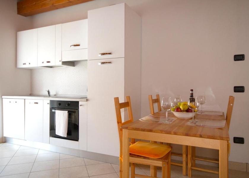 Lombardy Domaso facilities