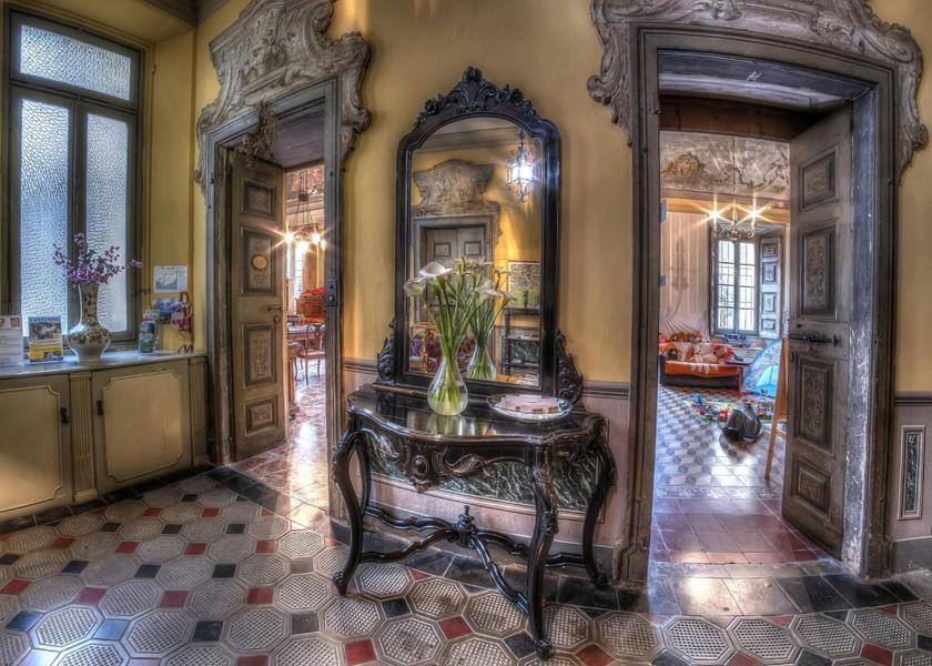 Lombardy Domaso lobby