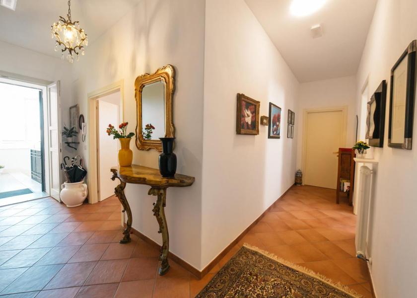 Marche Fano lobby