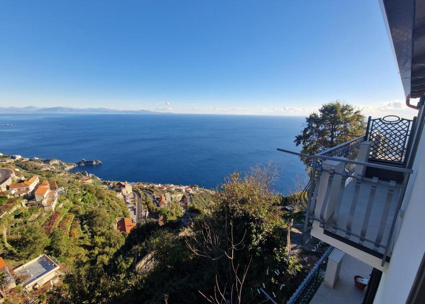Campania Furore surrounding environment