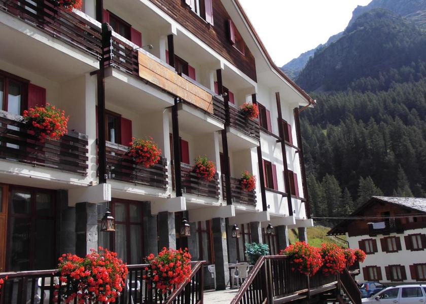 Valle d'Aosta Gressoney-La-Trinite entrance