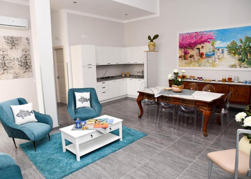 shared lounge/tv area