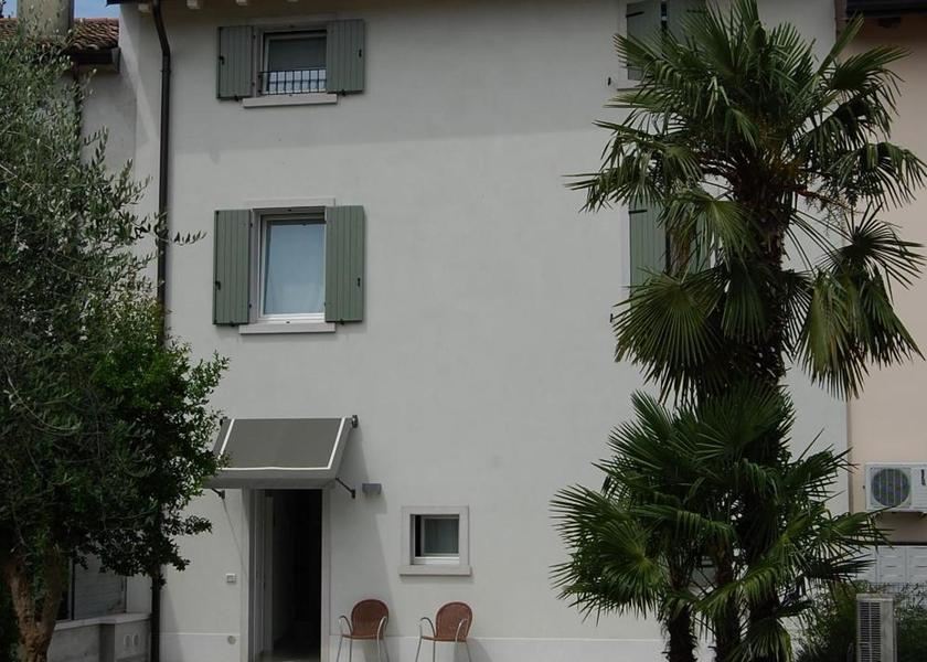 Veneto Lazise entrance