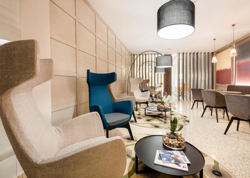 shared lounge/tv area