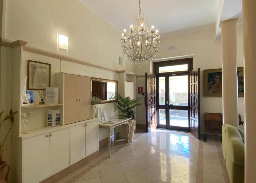 Tuscany Massa shared lounge/tv area