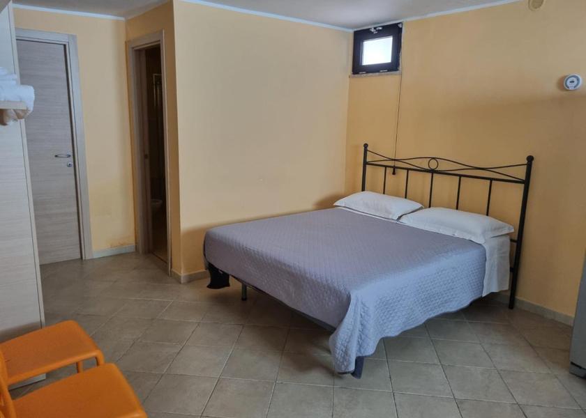 Campania Mondragone Double Room with Private Bathroom