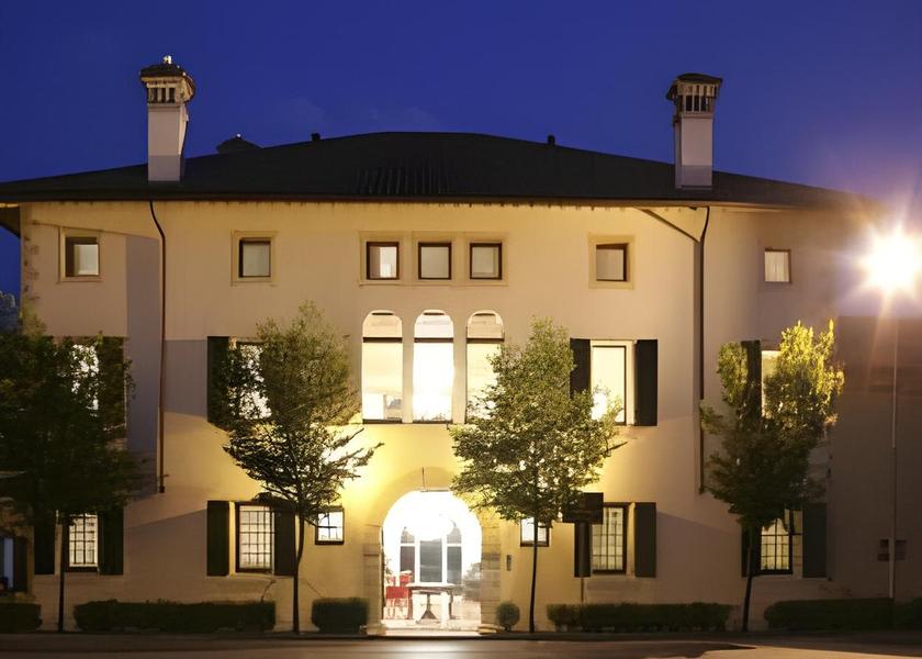 Veneto Montebelluna exterior view