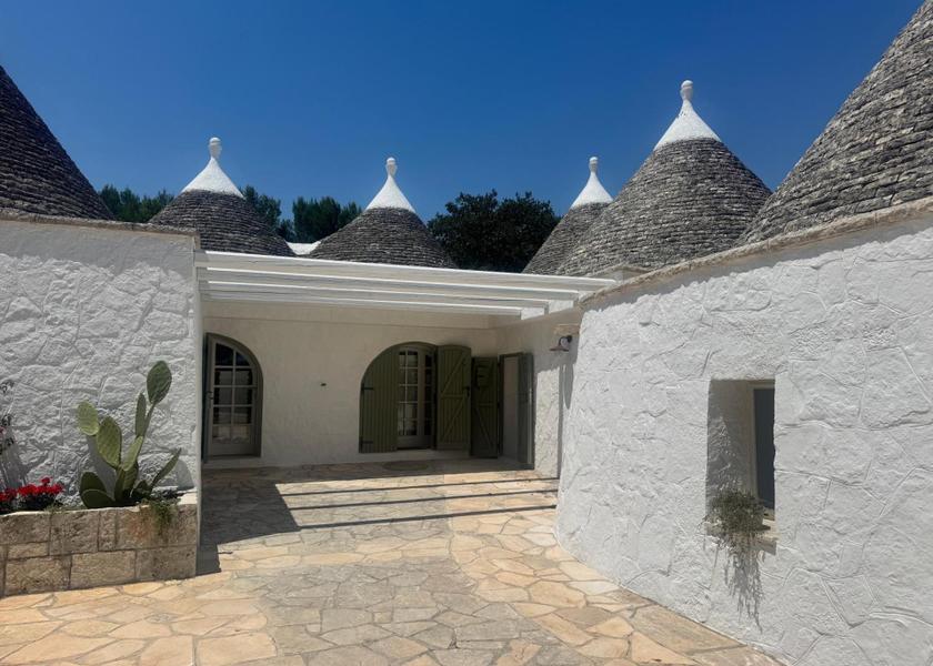Puglia Noci exterior view