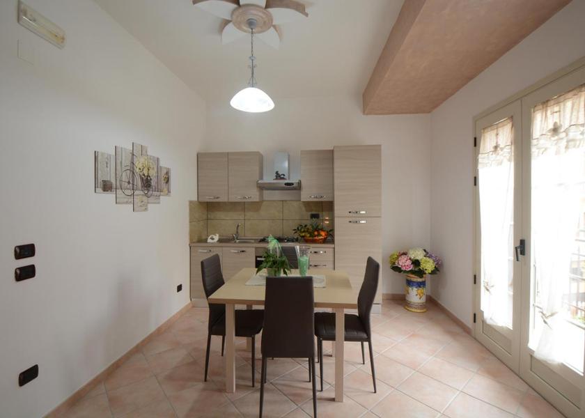 Campania Pimonte kitchen