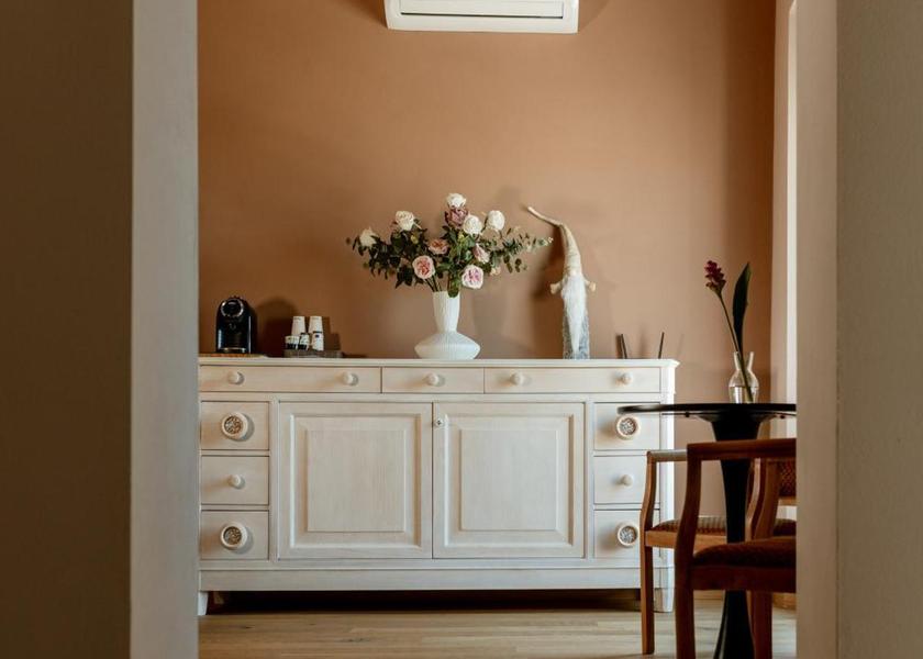 shared lounge/tv area