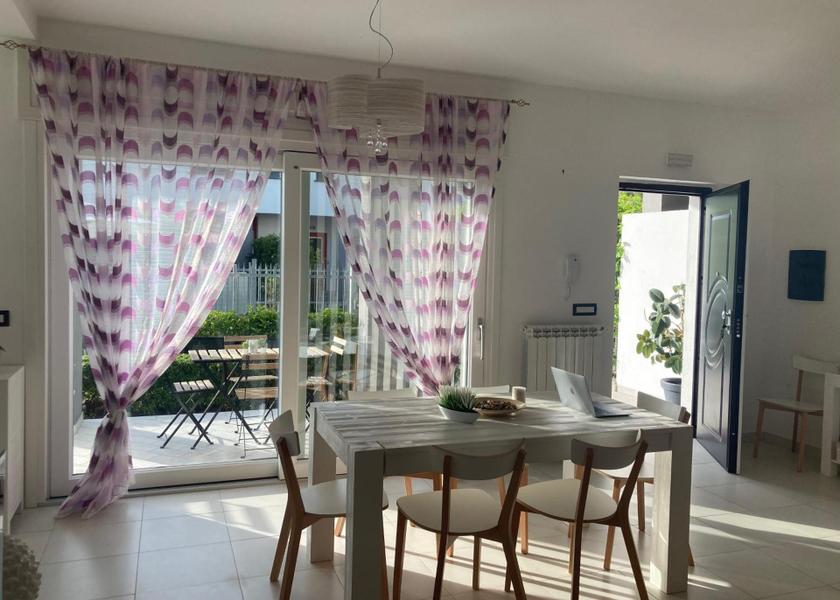 Calabria Praia a Mare shared lounge/tv area