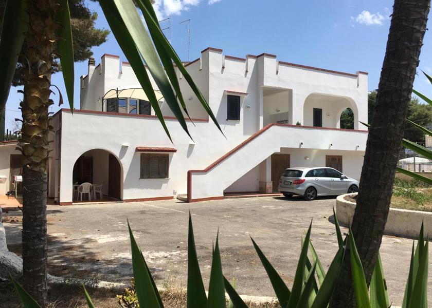 Puglia Pulsano exterior view