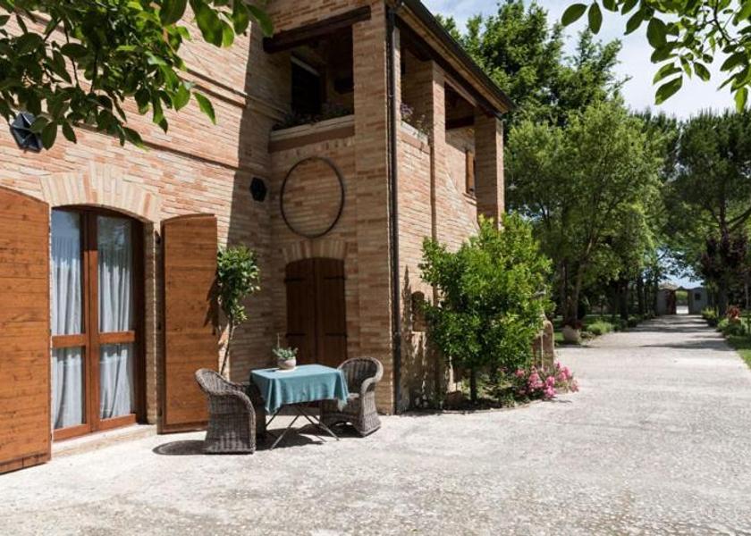 Marche Recanati garden