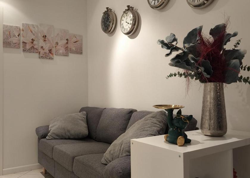 shared lounge/tv area