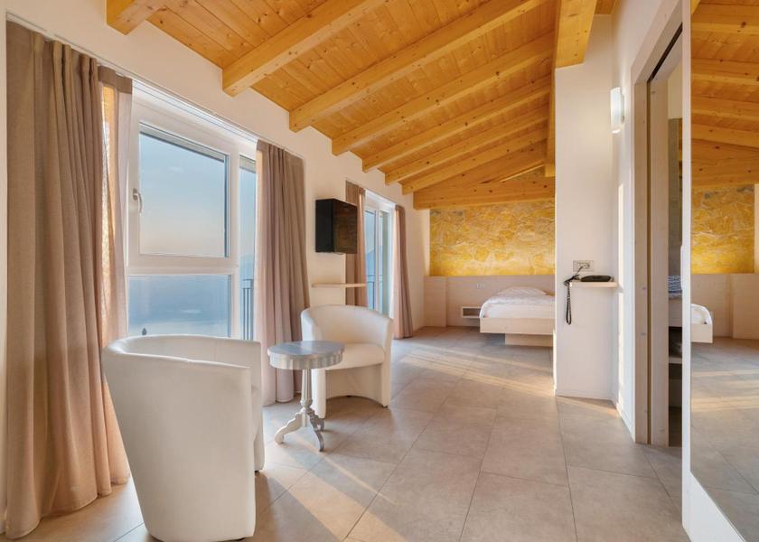 Veneto San Zeno Di Montagna Double Room with Lake View