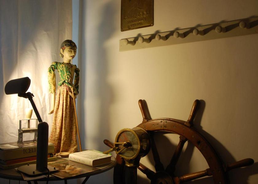 Liguria Savona lobby