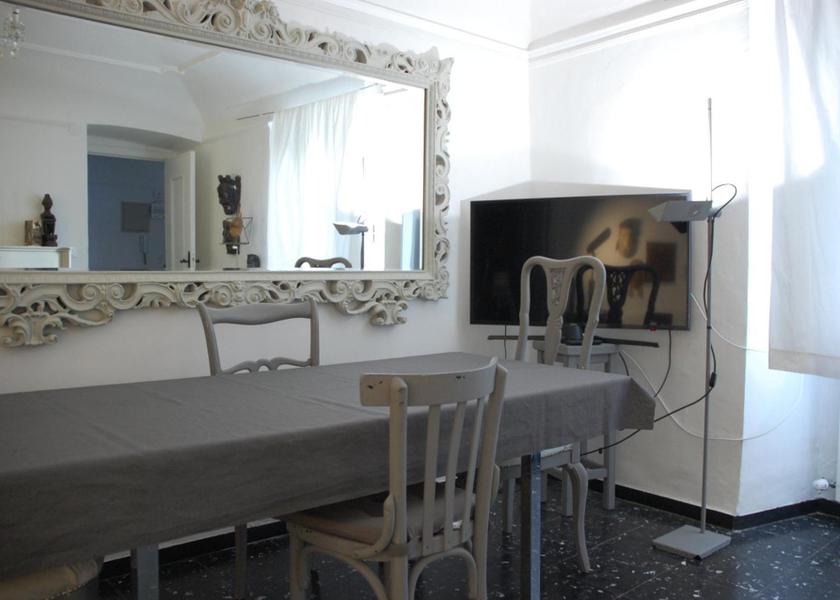Liguria Savona shared lounge/tv area