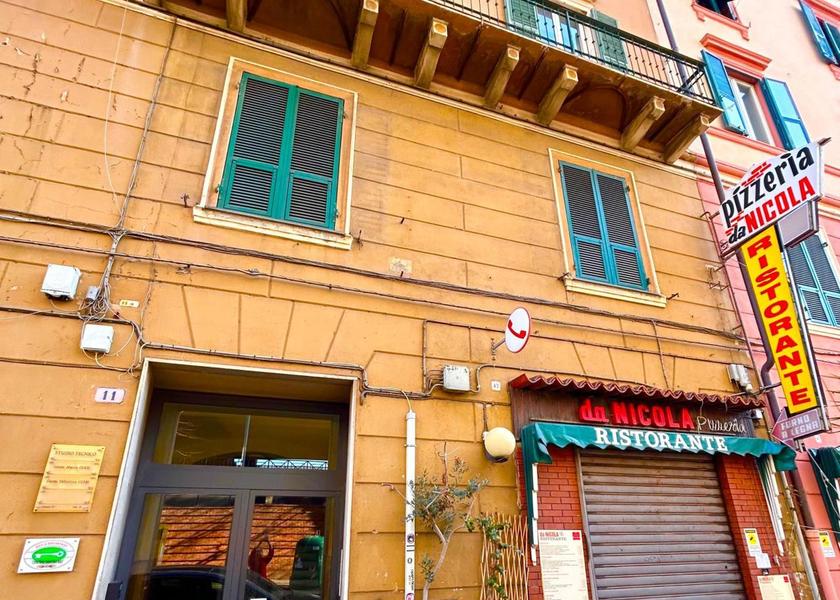 Liguria Savona entrance