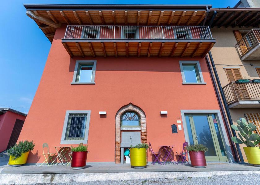 Lombardy Scanzorosciate exterior view
