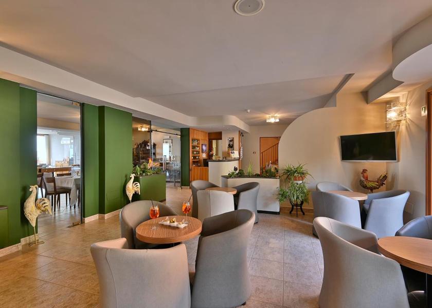 shared lounge/tv area