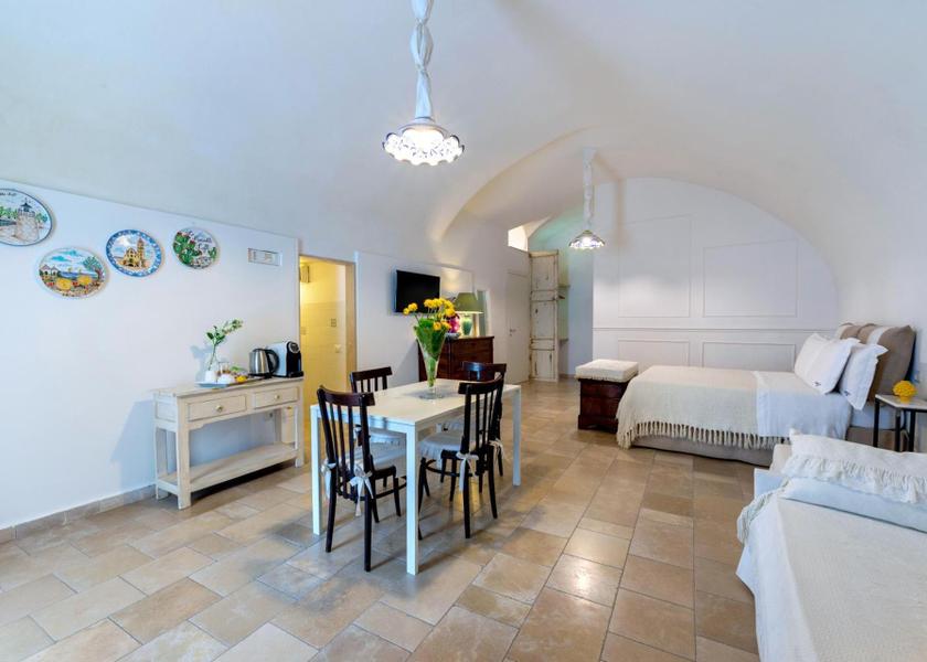 Puglia Trani guestroom