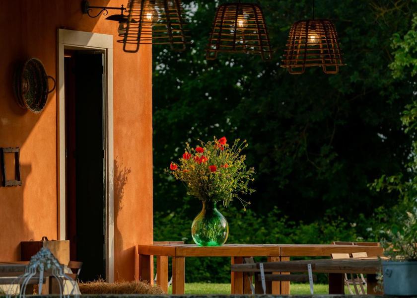 Marche Camerano exterior view