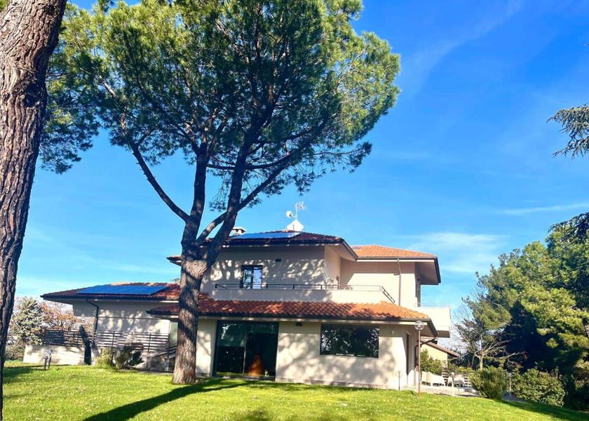 Marche Castelfidardo exterior view