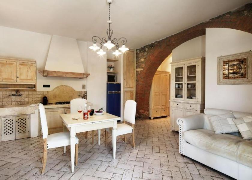 Tuscany Suvereto kitchen