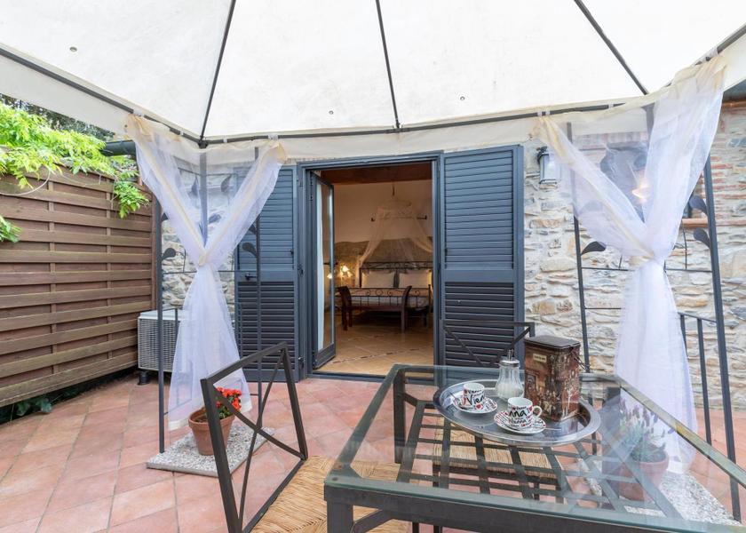 Tuscany Suvereto entrance