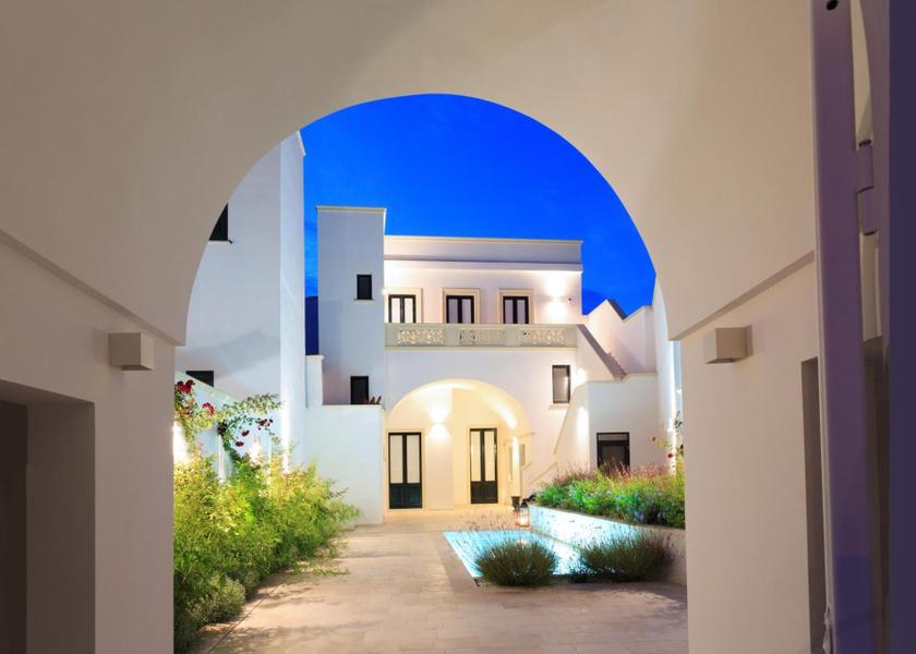 Puglia Taviano garden