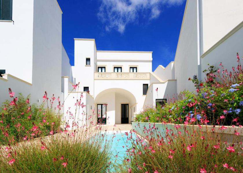 Puglia Taviano garden