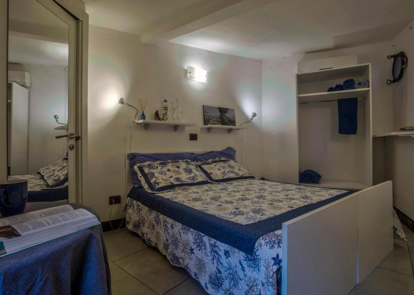 Liguria Vernazza Double Room with Private Bathroom