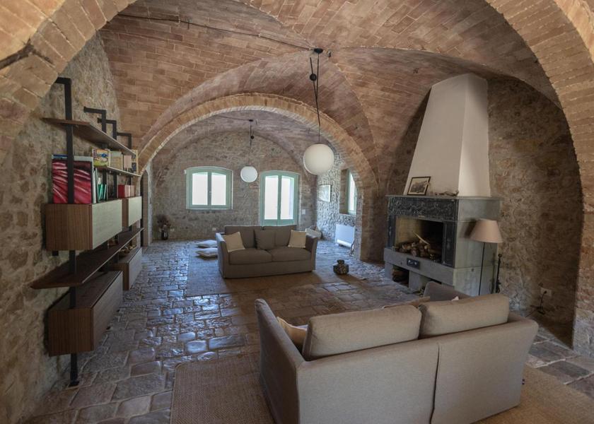 shared lounge/tv area