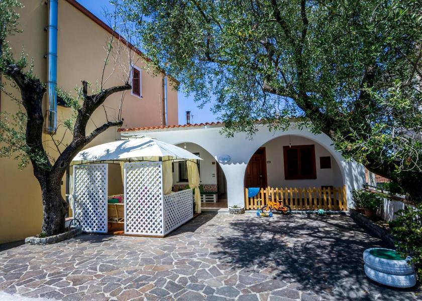 Campania Centola entrance