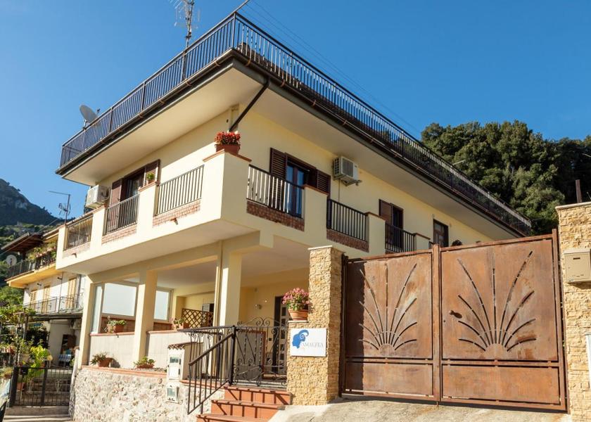 Campania Centola exterior view