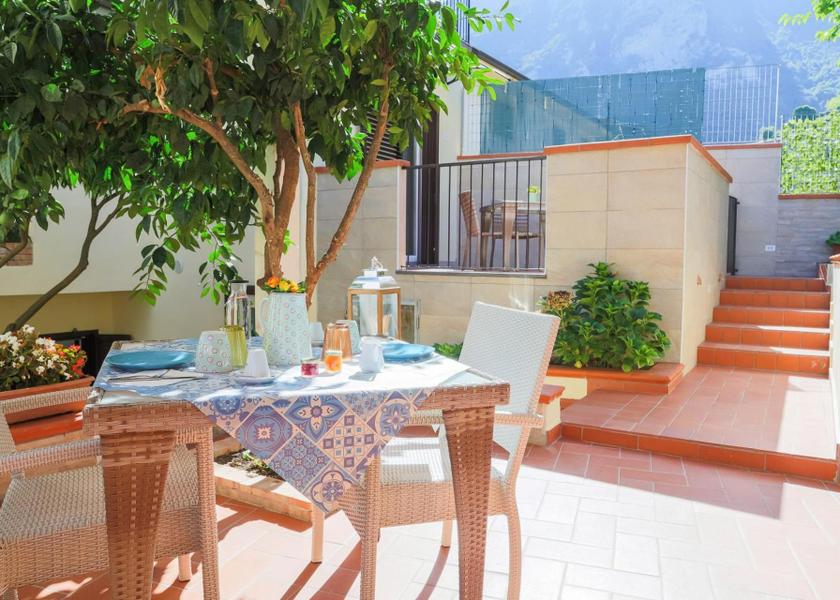 Campania Centola facilities