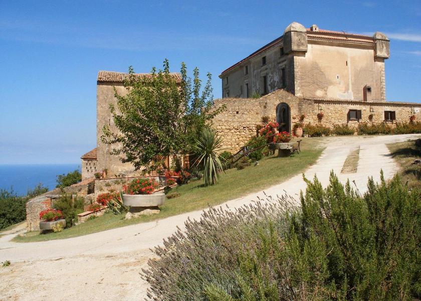 Campania Centola entrance