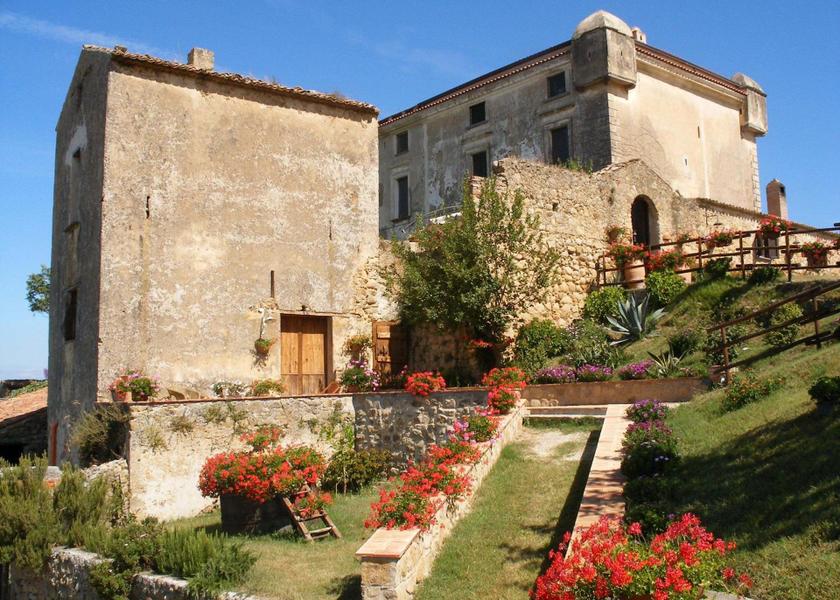 Campania Centola entrance