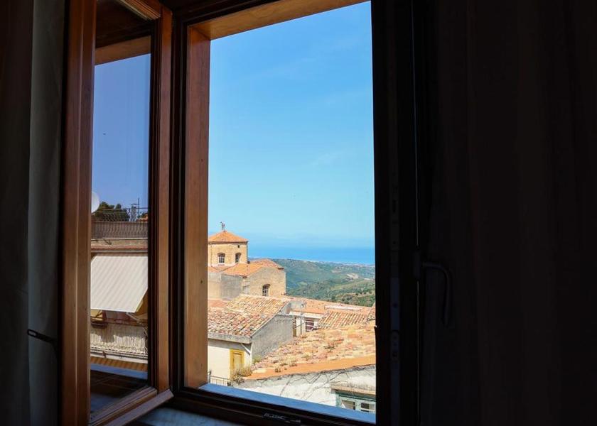 Sicily Gratteri surrounding environment