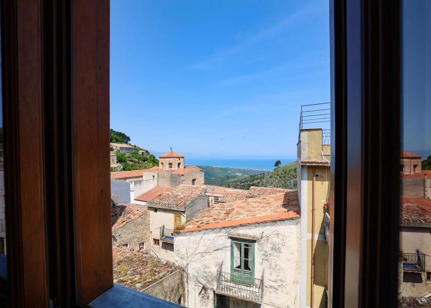 Sicily Gratteri surrounding environment