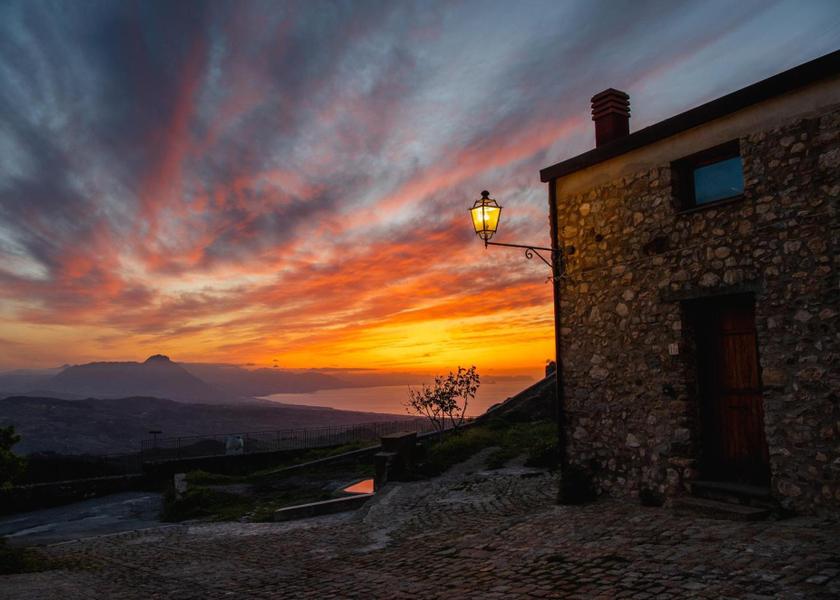 Sicily Gratteri surrounding environment